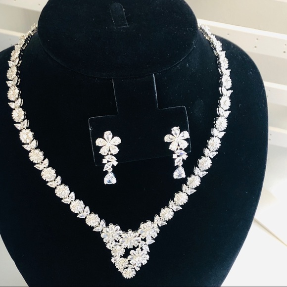 Bridal Cubic Zirconia AAAAA Jewelry Set - Picture 5 of 5